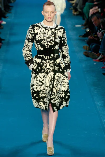 Look 25